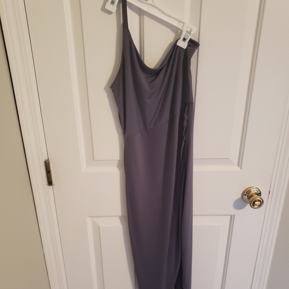 Dress - Picture 3 of 4